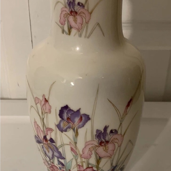 Floral Ceramic Vase with‎ Purple and Pink Accents Orchid Japan